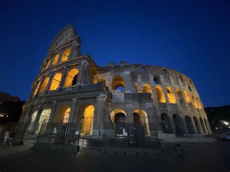 The Colosseum at night: all you need to know to plan your visit - Mama ...