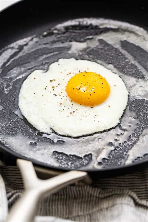 The Perfect Sunny Side Up Eggs - Fit Foodie Finds