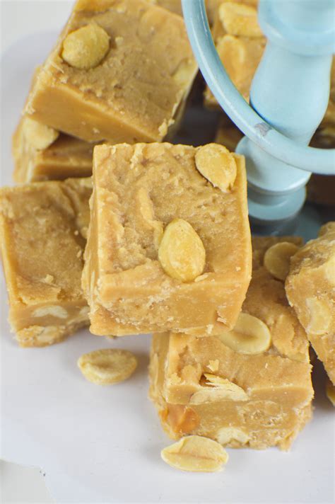 Easy Peanut Butter Fudge Recipe - RecipeChatter