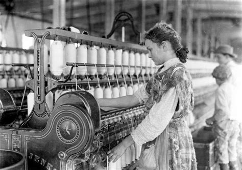 History in Photos: Lewis Hine - Mill Workers, ctd