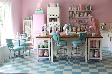 Passion 4 baking | 50s style kitchen, Vintage kitchen, Retro kitchen