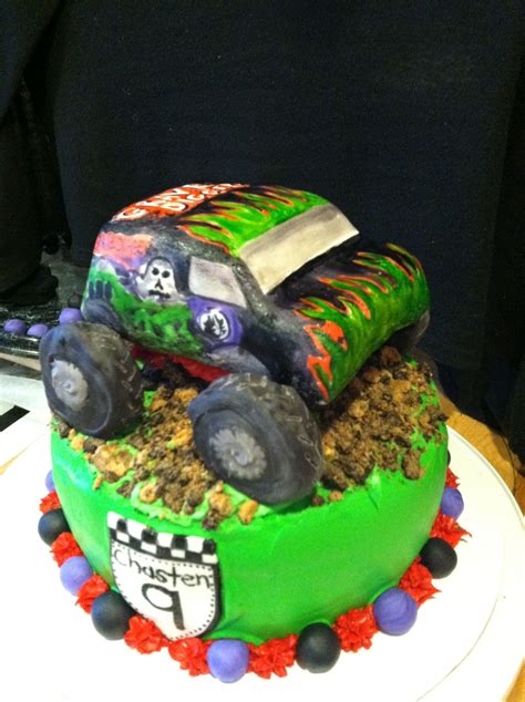 "Grave Digger" monster truck cake. | Monster truck cake, Truck cakes ...