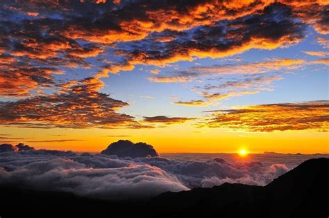 Haleakala Sunrise Tour on Maui | Polynesian Adventures