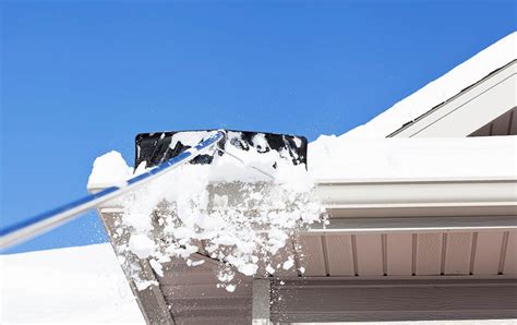 Roof Snow Removal Tips | Travelers Insurance