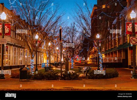 Kalamazoo michigan downtown winter hi-res stock photography and images ...