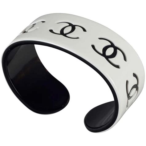 Vintage CHANEL 2002 Black and White CC Logo Perspex Cuff Bracelet For ...