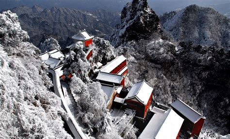 长安月 (Taoist temples on Wudang Mountains, Hubei, China....)