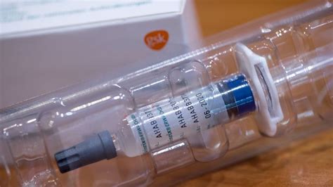 Vaccine sales fall for GlaxoSmithKline, Pfizer, Sanofi