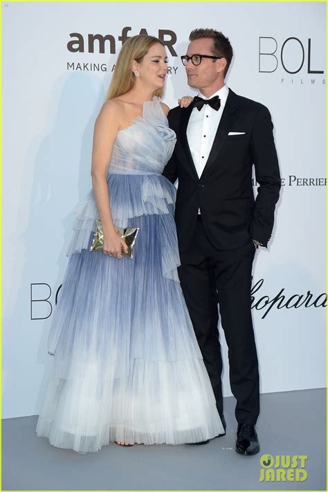 Suits' Gabriel Macht & Wife Jacinda Barrett Attend amfAR Gala Ahead of ...