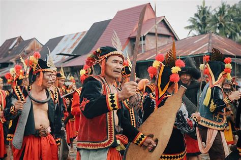 Mengenal Tari Perang Dari Suku Nias