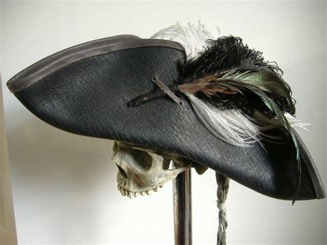 Black Leather Pirate Tricorn Hat - with Feather Plume - LARP | Piratas ...