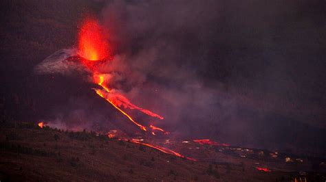 La Palma volcano: What caused it to explode and how long could the ...