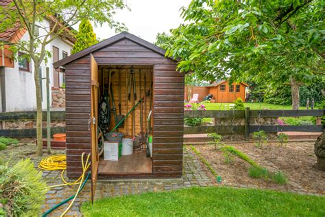 26 Outdoor Shed Organization & Storage Ideas | Extra Space Storage