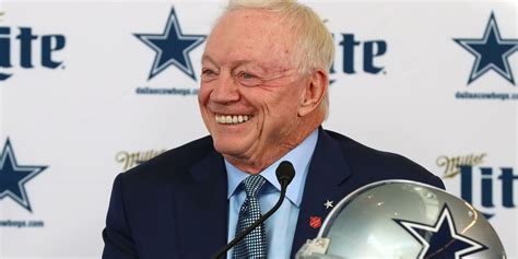 NFL Insider Continues Claiming Jerry Jones Wants To Sell Cowboys