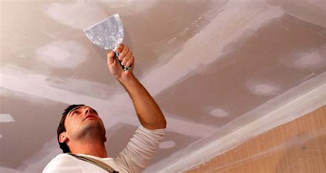 How to repair plaster walls and ceilings at your house