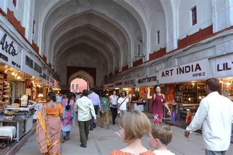 India - a Tourists paradise: Knowing Meena Bazaar