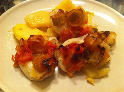 Baked stuffed cuttlefish fillets with leeks and tomatoes - Greek ...