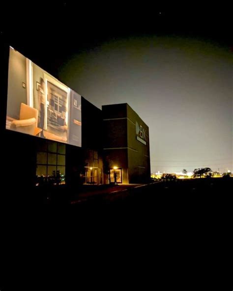 Parking Lot Cinema: How Movie Theaters Are Converting to Drive-Ins ...