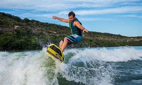 Guide to a Boat Rental on Canyon Lake in Texas