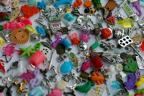 TomToy : Small mixed trinkets 2017