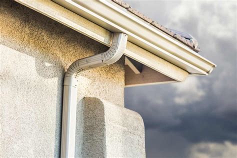 What Are Seamless Gutters?