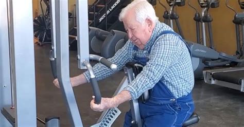 91-Year-Old Works Out At Gym To Show Others It's Never Too Late For ...