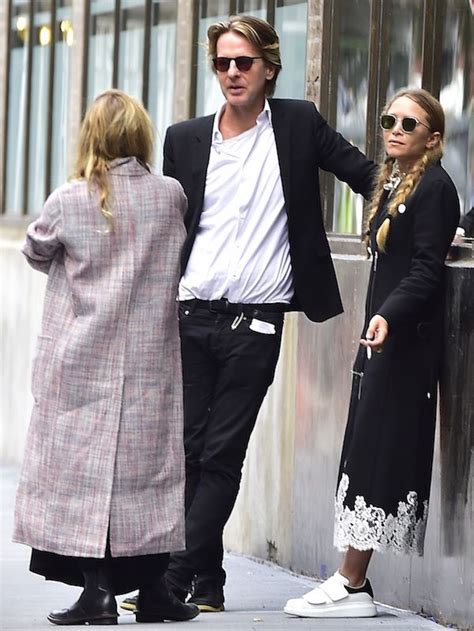 Olsens Anonymous Blog Mary Kate And Ashley Olsen Twins Style Maxi Coat ...