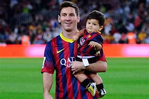 Lionel Messi and Antonella Roccuzzo with son Thiago - Mirror Online