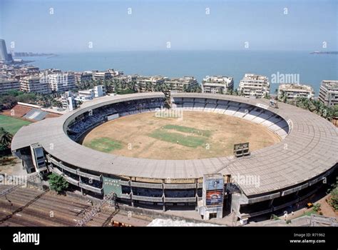 Wankhede stadium mumbai hi-res stock photography and images - Alamy