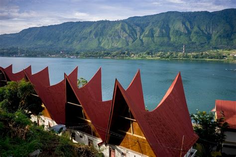 Samosir Island Travel Guide: Beauty & Batak Culture - Museum of Wander