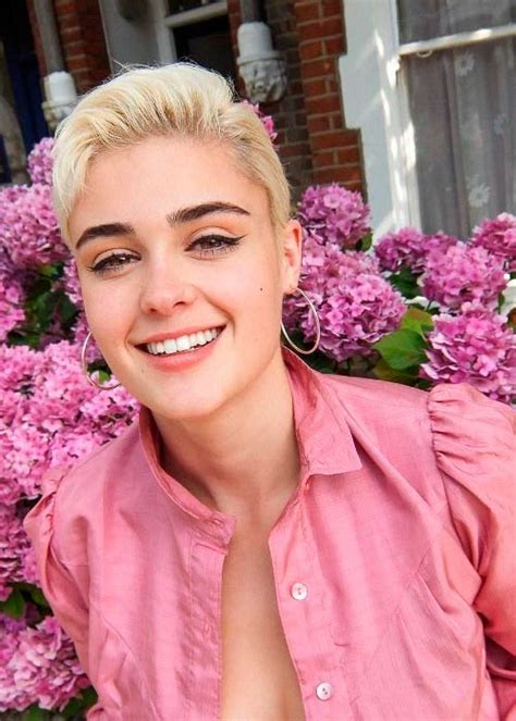 Stefania Ferrario Height Weight Body Statistics Biography - Healthy Celeb