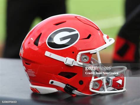 529 Georgia Bulldogs Helmet Stock Photos, High-Res Pictures, and Images ...