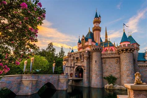 Disneyland Tour in The City of Anaheim, California, USA - Traveldigg.com