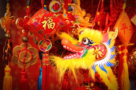 10 Essential Chinese New Year Decorations - AllTheRooms - The Vacation ...