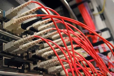 What is Fusion Splicing and Mechanical Splicing in Fiber Optic Cabling?