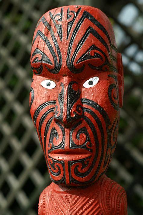 File:Maori Statue in Rotorua New Zealand.JPG - Wikimedia Commons