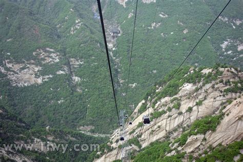 Huashan Mountain, West cable car - April 2014 - Shaanxi Province