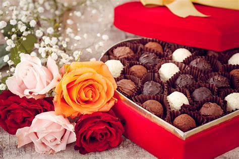 Flowers or Chocolate? Which Do We Prefer on Valentine's Day?