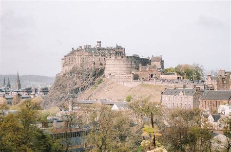 Our free, self guided walking tour to see Edinburgh! | Travel the world ...