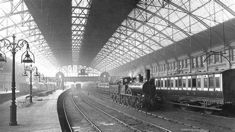 Birmingham's new-look New Street station welcomed by passengers - BBC News