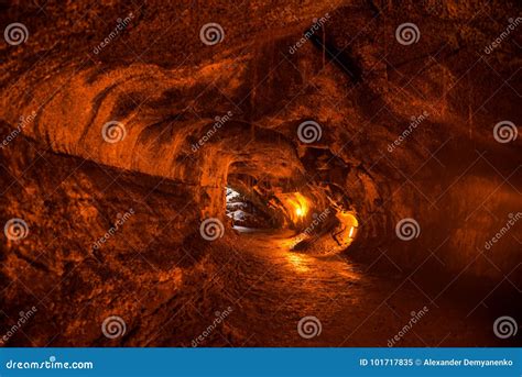 The Thurston Lava Tube in Hawaii Volcano National Park, Big Island ...