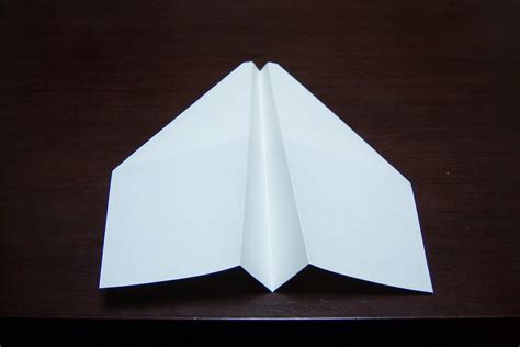 World's Best Paper Airplane - Simple and Sturdy : 10 Steps - Instructables