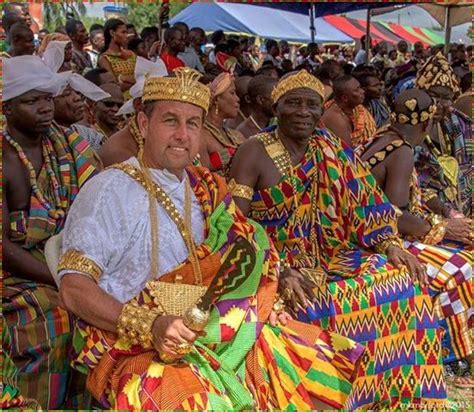 Épinglé par Moses Hammond sur GHANA PLUS | Tenue mariage traditionnel ...