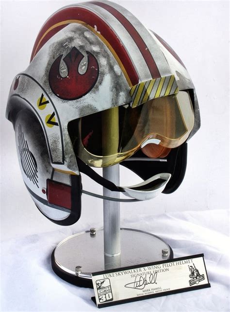 Luke Skywalker X-Wing Pilot Helmet – Signature Edition (Star Wars ...