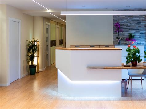 11 Unique Reception Desk Design Ideas To Attract New Clients