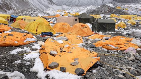 Mount Everest Dead Bodies : Shocker There Are More Than 200 Dead Bodies ...