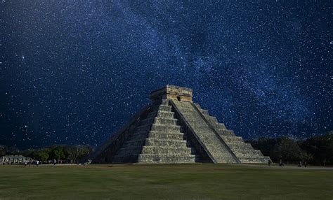 Noches De Kukulkan: El Espectacular Show de Luces y Sonido