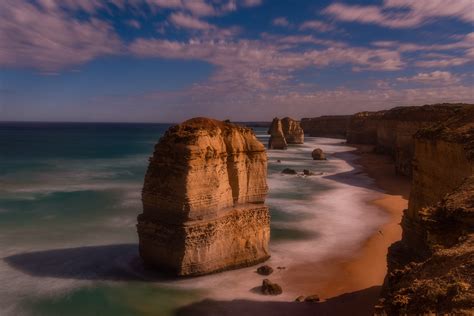 12 Apostles Great Ocean Road Moon Light – Getty Photography