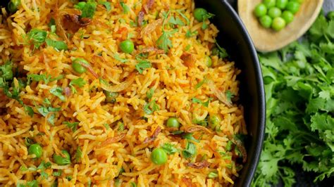 MASALA MUTTER PULAO | Easy Spicy Masala Mutter Pulao| Green peas Pulao ...