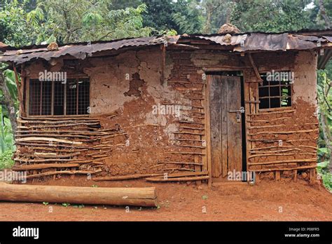 Mud house hi-res stock photography and images - Alamy